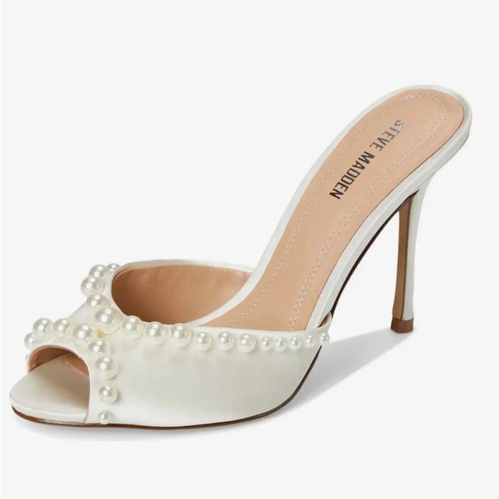 Steve Madden White satin Prius size 7 bridal worn once